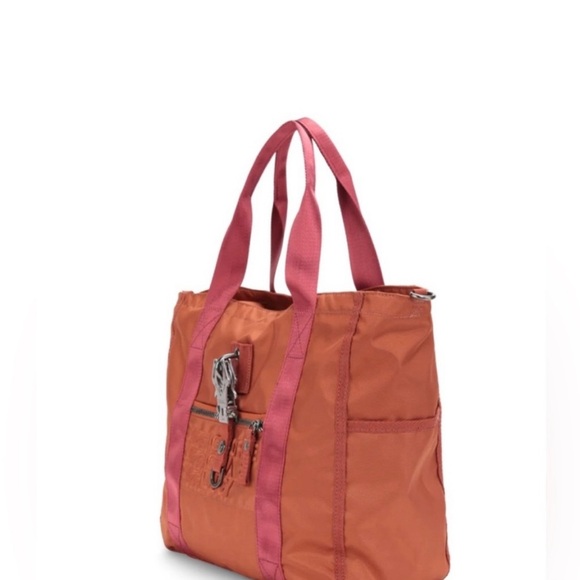 NWT George Gina & Lucy × Urban
Outfitters Bagflip Tote Bag - Picture 6 of 16